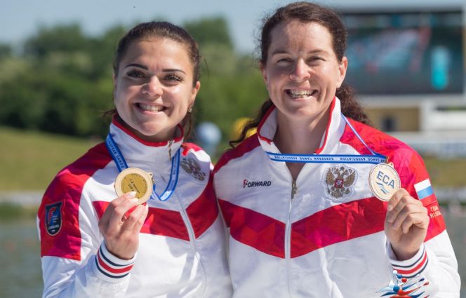 Ирина Андреева (слева) и Олеся Ромасенко - чемпионки Европы
