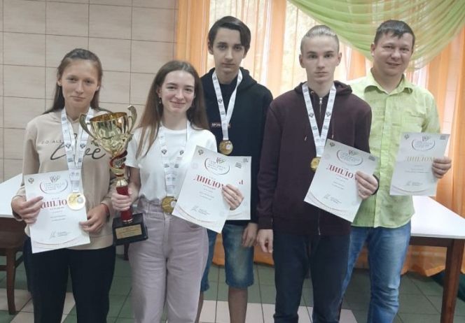 Команда Алтайского края выиграла окружной этап V летней спартакиады молодежи России по шахматам