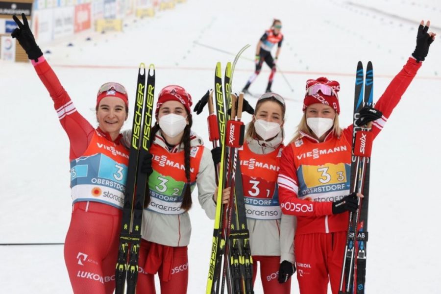 Женская эстафетная команда России - серебряный призёр чемпионата мира-2021 по лыжным гонкам  