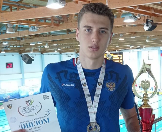 Никита Черноусов - серебряный призер Спартакиады молодёжи России в соревнованиях по плаванию 