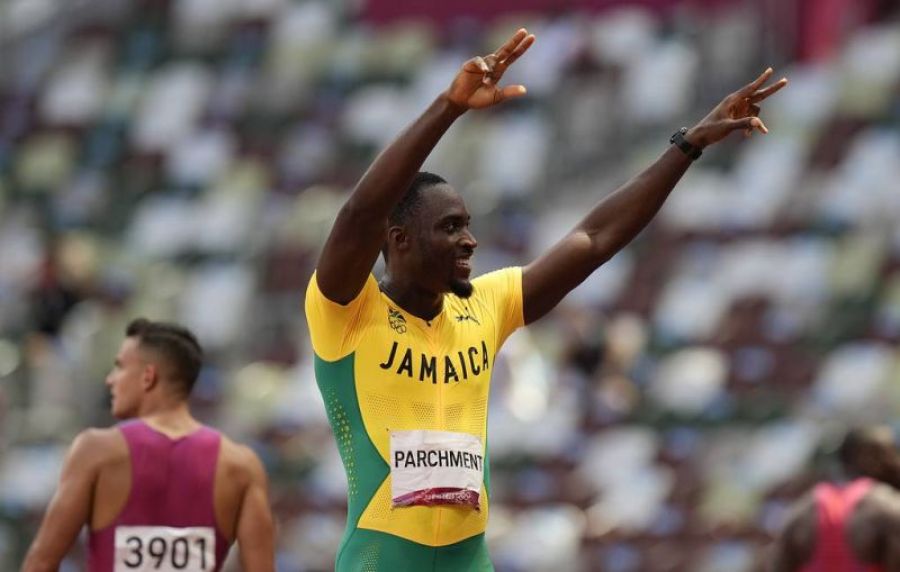 Олимпийский чемпион в Токио-2020 в беге на 110 метров с барьерами Хансл Парчмент (Ямайка). Фото: AP/Petr Josek