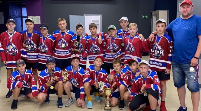 Команда «Алтай-2009» стала победителем турнира «Кубок ледовой дружины»