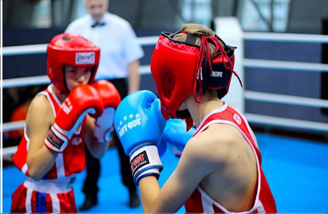 Спортивная школа олимпийского резерва №3 города Барнаула ведет набор мальчиков и девочек 9-12 лет для занятий боксом 