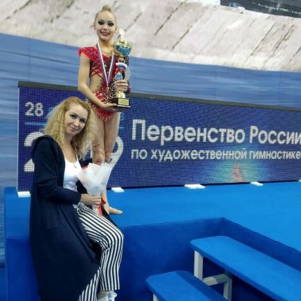 Тренер Ирина Кошевая с бронзовым призёром первенства России Алиной Ломакиной 