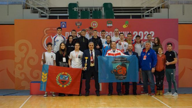 Юношеская сборная Алтайского края по гиревому спорту. Спортсмены и тренеры