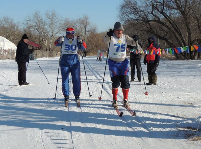 В Рубцовске провели традиционный массовый старт «Ретро лыжня-2022»