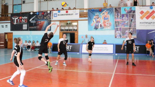 Победителями краевой Школьной волейбольной лиги «ПАЙП» сезона-2022 стали спортсмены барнаульской СОШ № 126