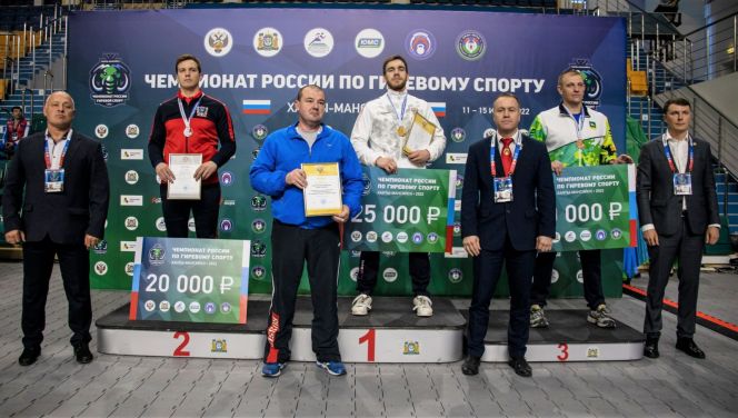 Дмитрий Шевелёв завоевал бронзу чемпионата России в упражнении "длинный цикл"