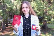 Золотое совмещение. Пловчиха Анастасия Фурсова окончила Алтайское училище олимпийского резерва с золотой медалью