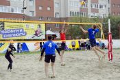 В Барнауле состоялся турнир по парковому волейболу среди взрослых команд