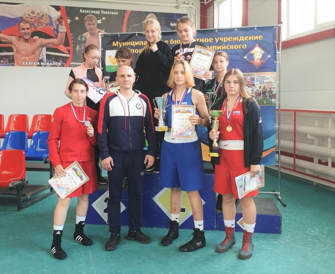 Алтайские спортсмены завоевали семь медалей на открытом женском турнире Челябинской области