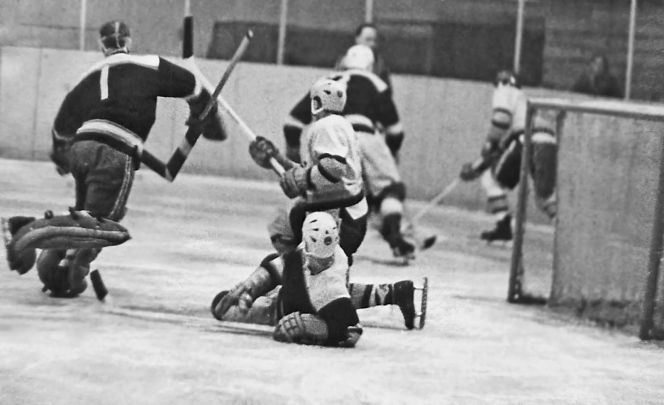 Страницы истории алтайского хоккея. Январь 1967 года. Первые матчи «Мотора» на искусственном льду
