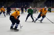 Хоккеисты «Динамо-Алтай» отправились на первые игры в новом сезоне первенства ВХЛ (фоторепортаж)