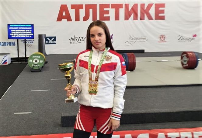 Девушка и штанга: Светлана Ильенко – первый женский мастер спорта по тяжелой атлетике в Алтайском крае 