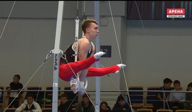 Надеемся на медаль. Барнаульский гимнаст Сергей Найдин пятый в многоборье, впереди битва за награды в отдельных видах