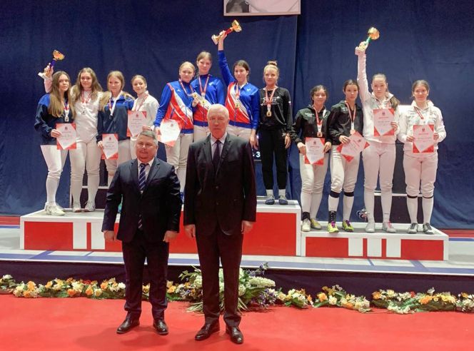 Золото Алтая! Квартет саблисток региона выиграл командный турнир памяти Сергея Шарикова в Москве