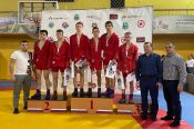 На традиционном межрегиональном турнире памяти Руслана Абдулаева в Бийске борцы Алтайского края завоевали 17 медалей