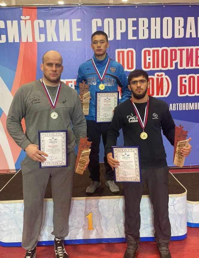 Призеры турнира в Тарко-Сале. Слева направо: Виталий Щур, Юрий Тапаа, Шохин Холназаров 
