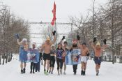  «Белые медведи» 1 января провели в Барнауле закал-пробег под девизом  «Встречай новый год трезво!» 