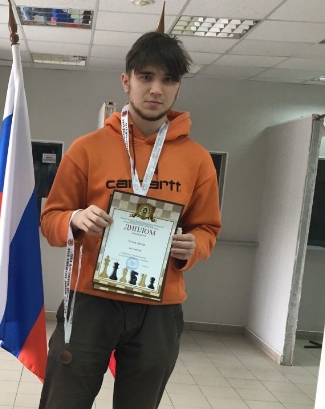 Студент АлтГТУ Артур Сухов выиграл Первую лигу чемпионата края по "классике"