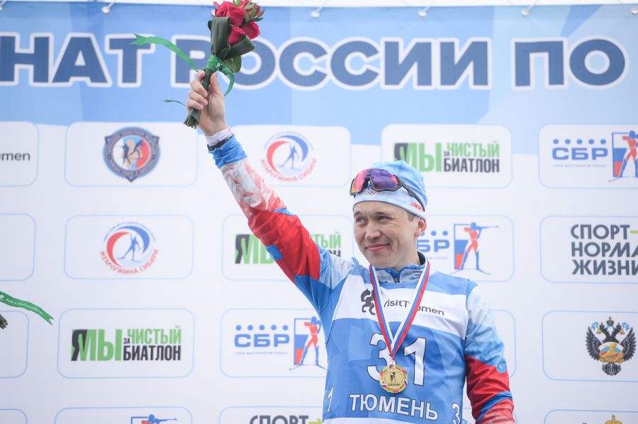 Биатлонист из Заринска  Даниил Серохвостов является лидером медального зачета Кубка России-2022/23. На его счету два золота и две бронзы в индивидуальных дисциплинах. Фото: СБР