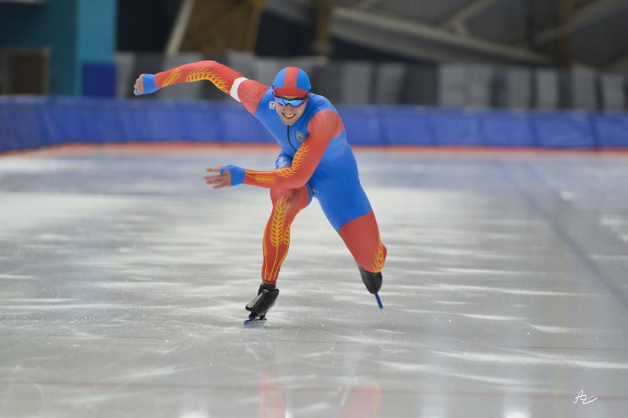 Виктор Муштаков признан лучшим спортсменом региона в 2022 году. Фото: Союз конькобежцев России