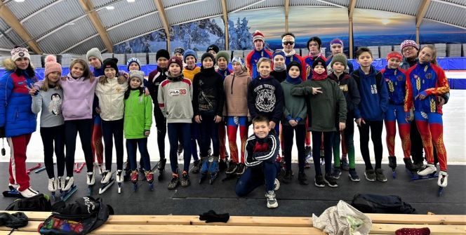 Самые юные воспитанники СШОР «Клевченя» приняли участие в первенстве Кузбасса на искусственном льду