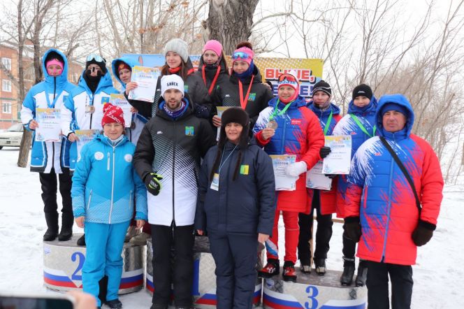 Церемония награждения призёров лыжных эстафет 
