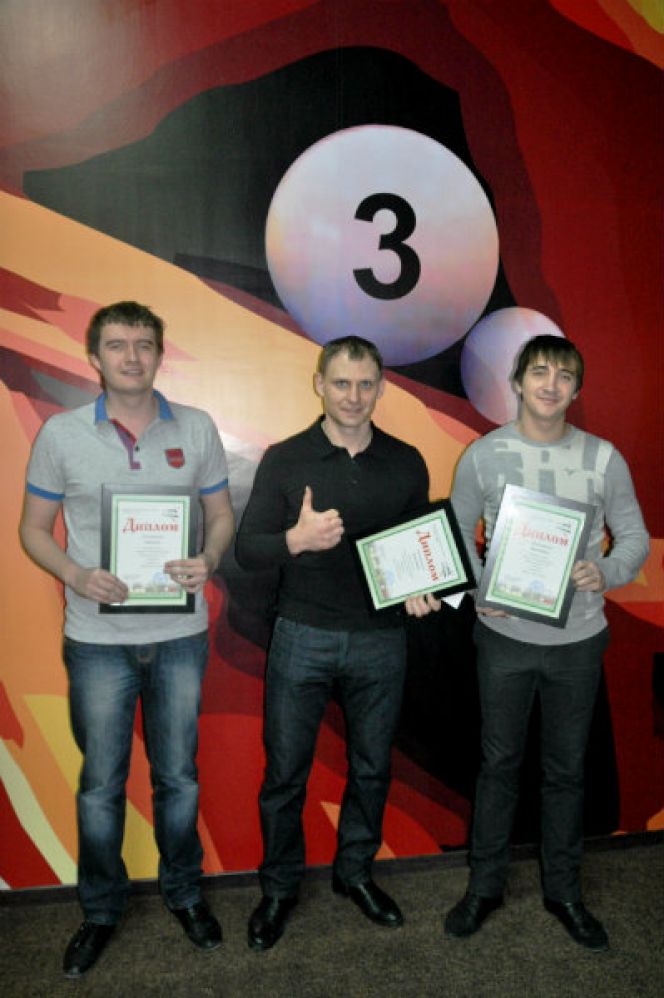 В Сибирском бильярдном центре «Богема» прошёл третий тур соревнований среди любителей по «Свободной пирамиде».