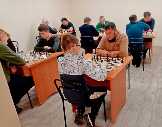 Второй этап Кубка Краевого шахматного клуба в Бийске: Владимир Куприн оформил дубль 