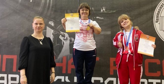 Тамара Подпальная - 25-кратная чемпионка России по пауэрлифтингу!