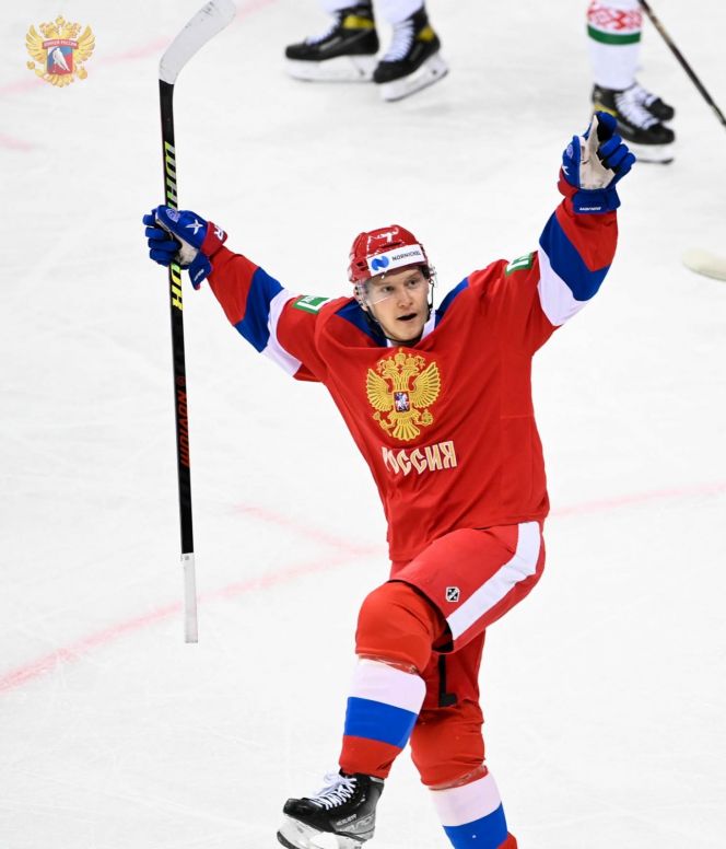  Василий Глотов, сделавший первые шаги в хоккее на барнаульском льду, оформил дубль за сборную «России 25»