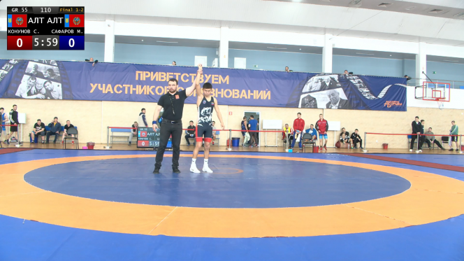 На фото: Сунер Конунов - победитель мемориала Чернышева в весовой категории 55 кг.