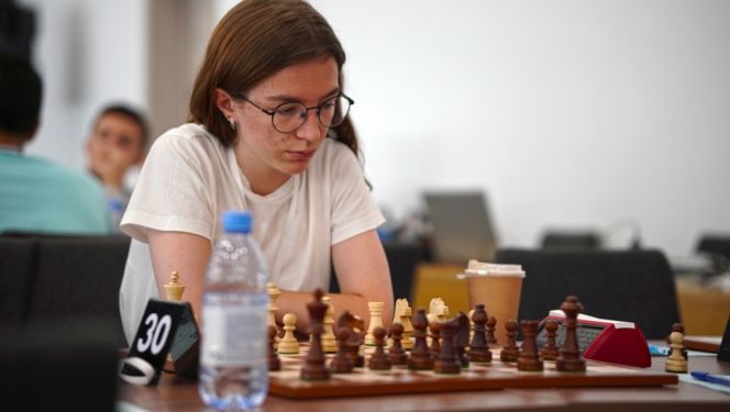 Виктория Лоскутова сыграла с тремя гроссмейстерами на международном турнире в Астане
