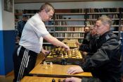 Работник ИК-3 УФСИН России по Алтайскому краю провел сеанс одновременной игры в шахматы с осужденными 