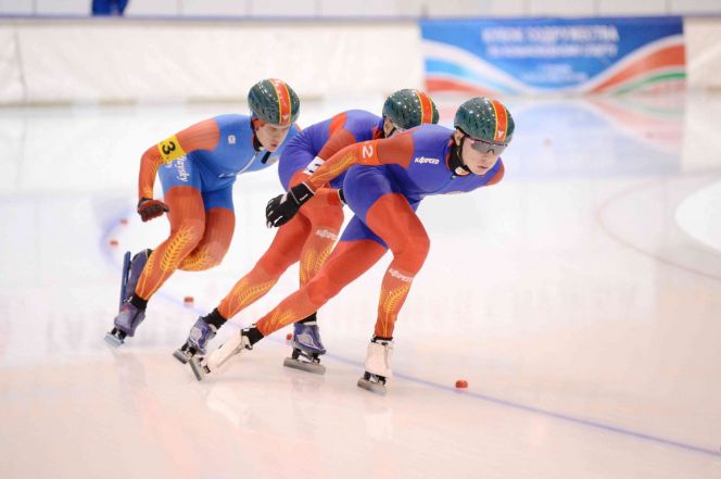 Перестройка на взрослый лад. Алтайские конькобежцы приняли  участие в первом этапе Кубка России