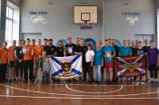 Веселее вместе! В барнаульском Лицее №52 состоялся турнир по волейболу между школьниками и ветеранами боевых действий 