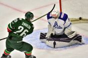 Хоккеисты «Динамо-Алтая» в Казани уступили 2:3 местному «Барсу»