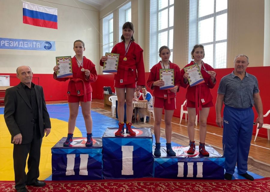 В Заринске завершились соревнования по самбо XLIV краевой спартакиады спортшкол среди юношей и девушек 12–14 лет