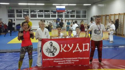 Алтайские спортсмены – победители и призёры кубка Омской области по кудо.
