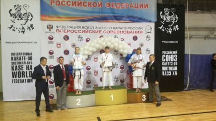 Алтайские спортсмены стали победителями и призёрами Всероссийского турнира по всестилевому каратэ в Туле и чемпионата России по каратэ-до в Москве.