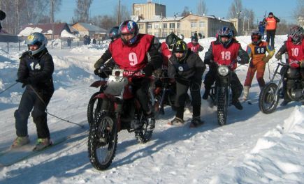 В Барнауле состоялось открытое первенство города по скийорингу "Кольцо Мужества" (фото).