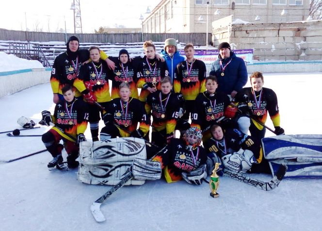 Хоккейный турнир юношей 2004-2005 годов рождения в зачёт краевой спартакиады спортшкол выиграл белокурихинский «Факел»