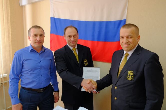 Президент Евроазиатского союза каратэ-до Шотокан Казэ Ха Игорь Садовников (на фото справа) впервые посетил Барнаул