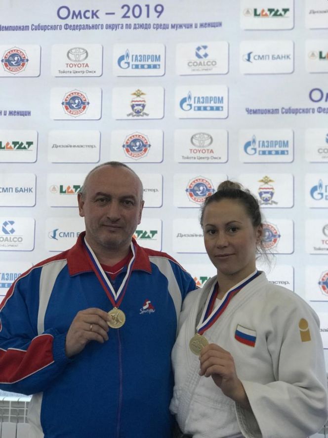 На фото: Ирина Громова с тренером Олегом Зайцевым