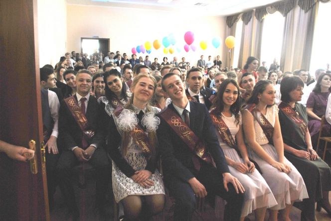 В Алтайском училище олимпийского резерва состоялся праздник «Последний звонок» 