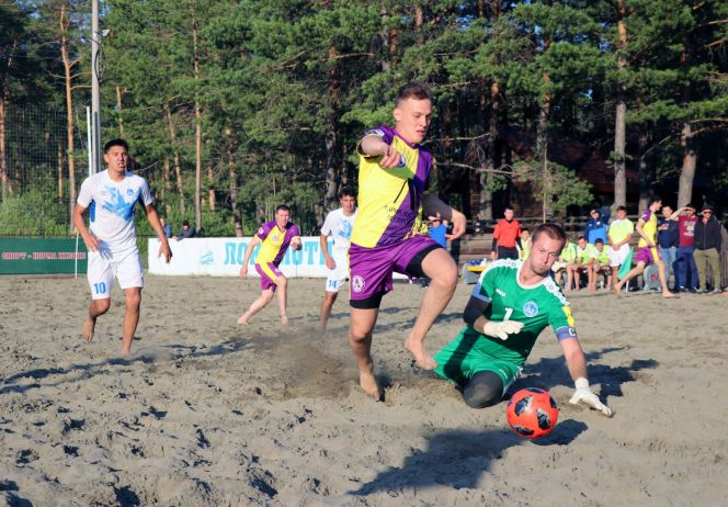 Барнаульский этап Евразийской лиги по пляжному футболу. Фото: Виталий Уланов.