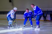 Исторический гол Томенко и феерия Фетисова: как чиновники и депутаты сыграли в Бочкарях в хоккей