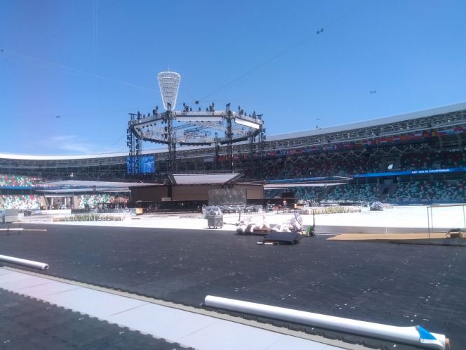 Национальный олимпийский стадион «Динамо» готовится к церемонии открытия II Европейских игр. Фото эксклюзивное: сами посмотрите, но никому дальше не показывайте. Ну, хотя бы пока соревнования не кончатся.
