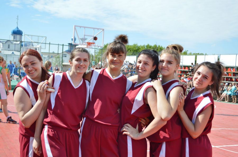 Баскетболистки Тюменцевского района перед матчем с командой Локтевского района